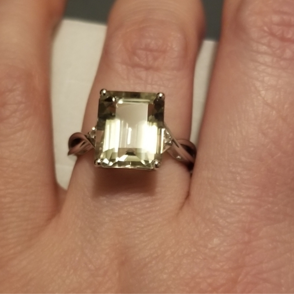 Sterling silver 3.52ctw. Green Amethyst & white Topaz ring.*Sells for $100.
